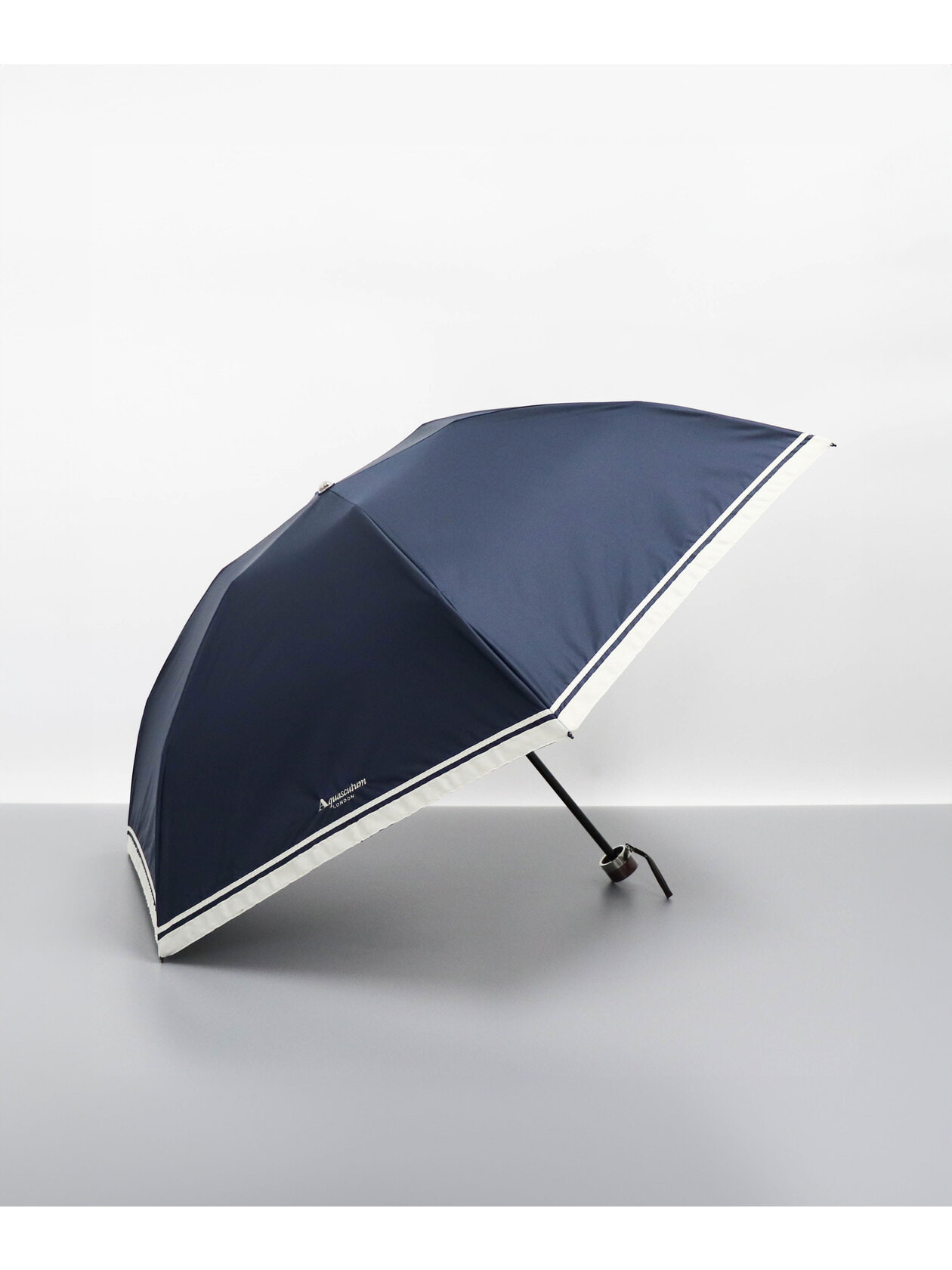 新品 Aquascutum 大きめWボーダー晴雨兼用折りたたみ傘 アクアスキュータム Aquascutum Aquascutum （アクアスキュー