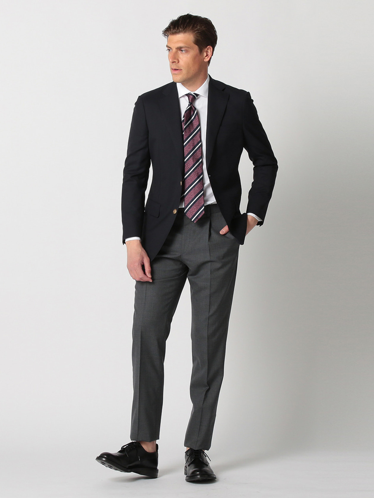 ネイビーブレザー