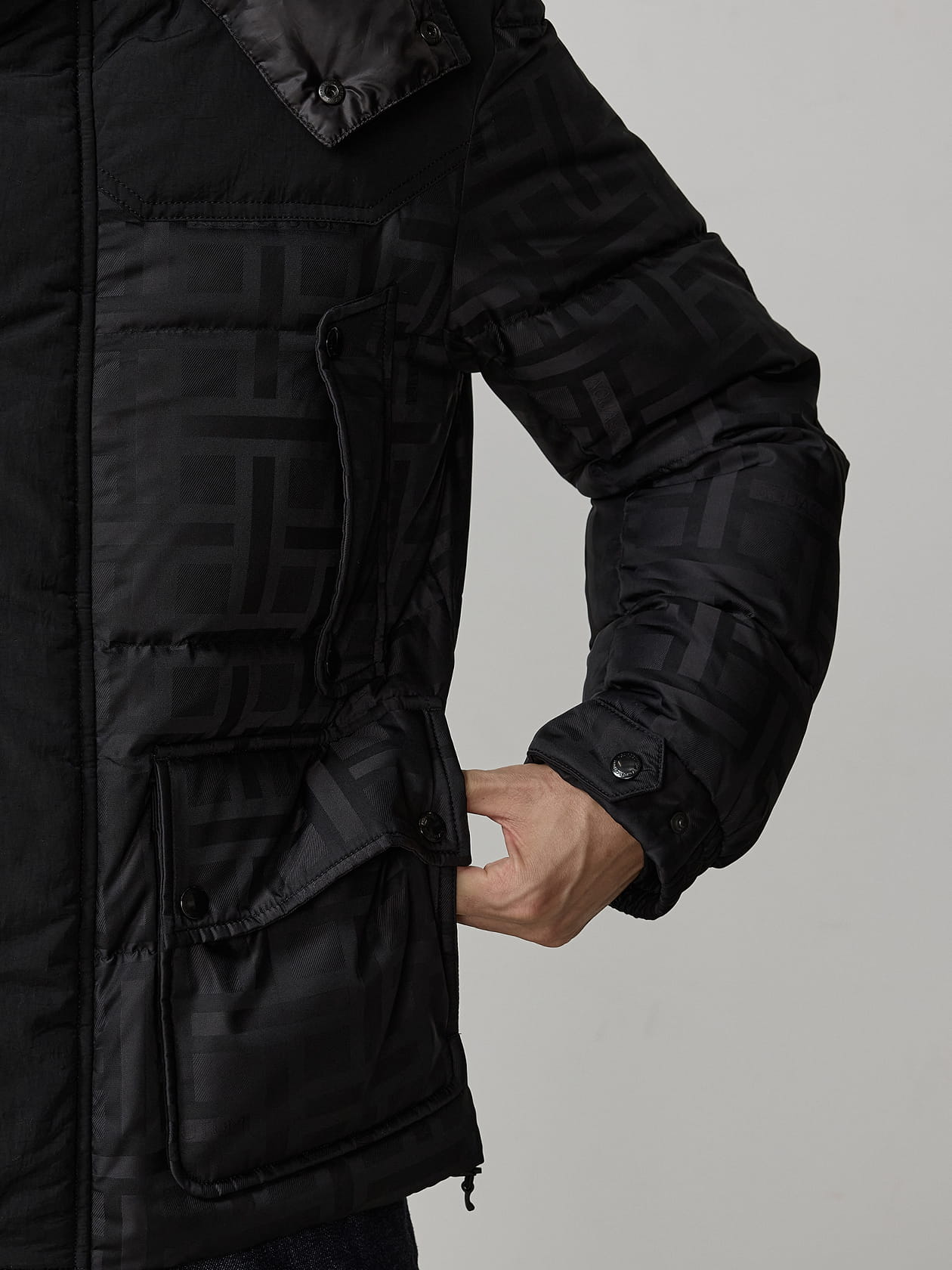 Check＆Logo Jacquard Short Down Jacket