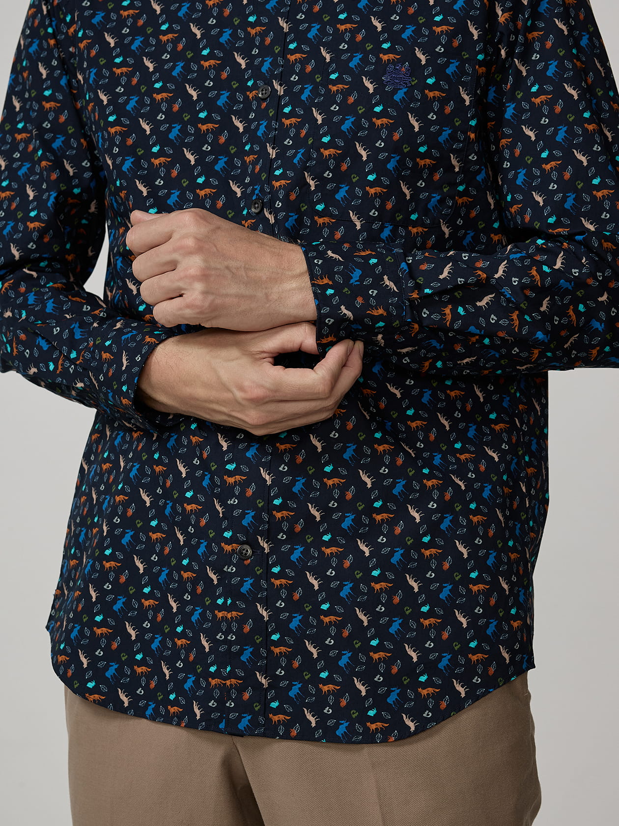 洋服雑貨 Rewilding Motif Shirt