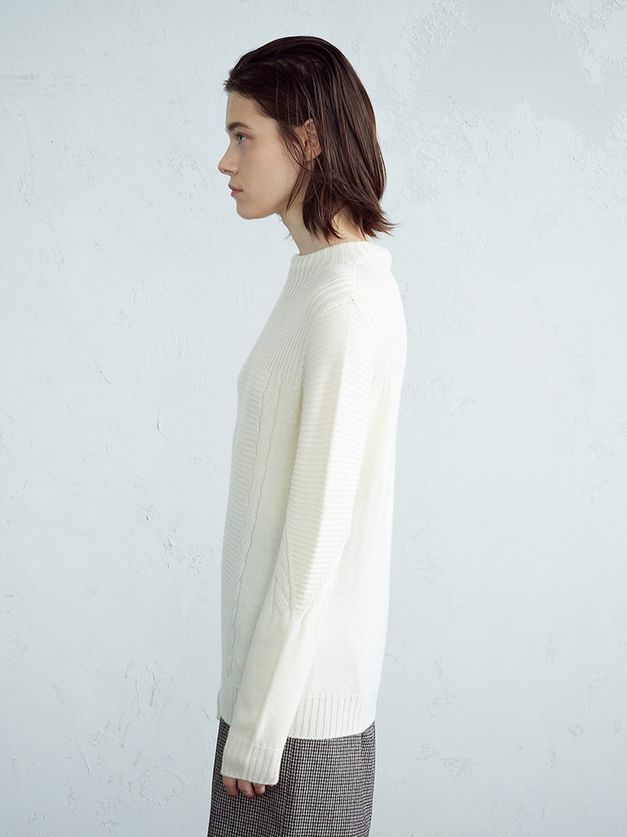 ボトルネックケーブルニット