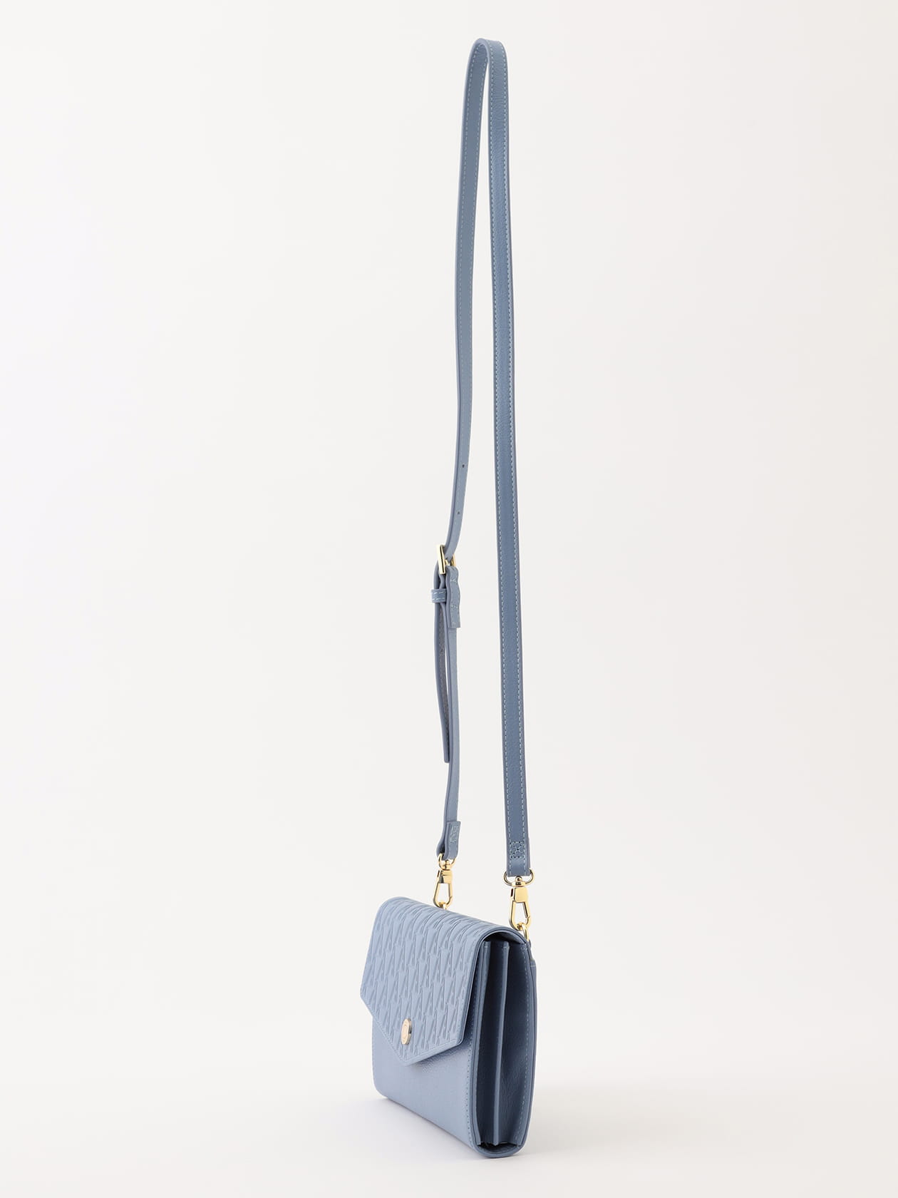 19 AQUASCUTUM アクアスキュータム Aロゴ エンボスバッグ サックス Aロゴエンボス バッグ小