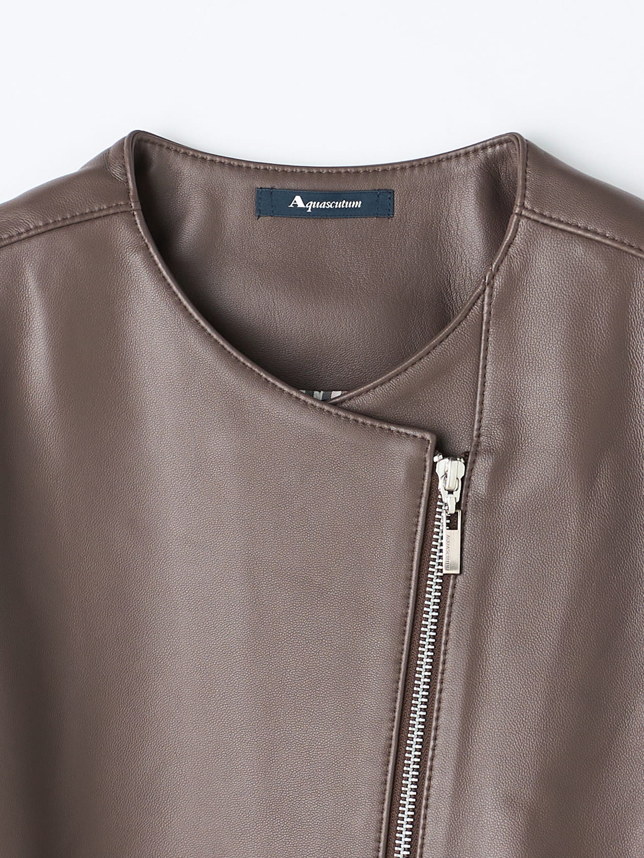 Aquascutum ラムレザー ベルト付き ショートコート シープスキン 本革 Aquascutum ラムレザー ベルト付き ショートコート シープスキン