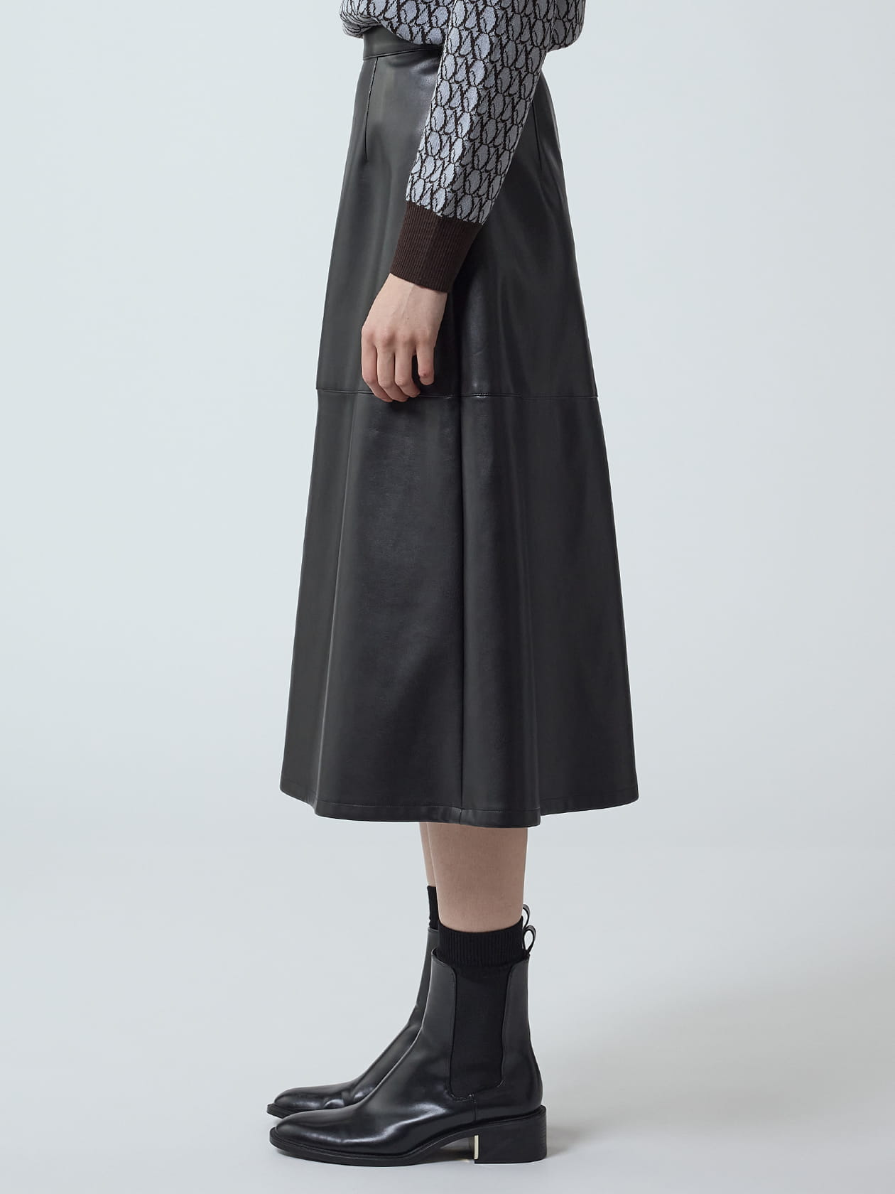 アドーア☆エコレザースカート36黒4.4万美品 楽天市場】ADORE アドーア