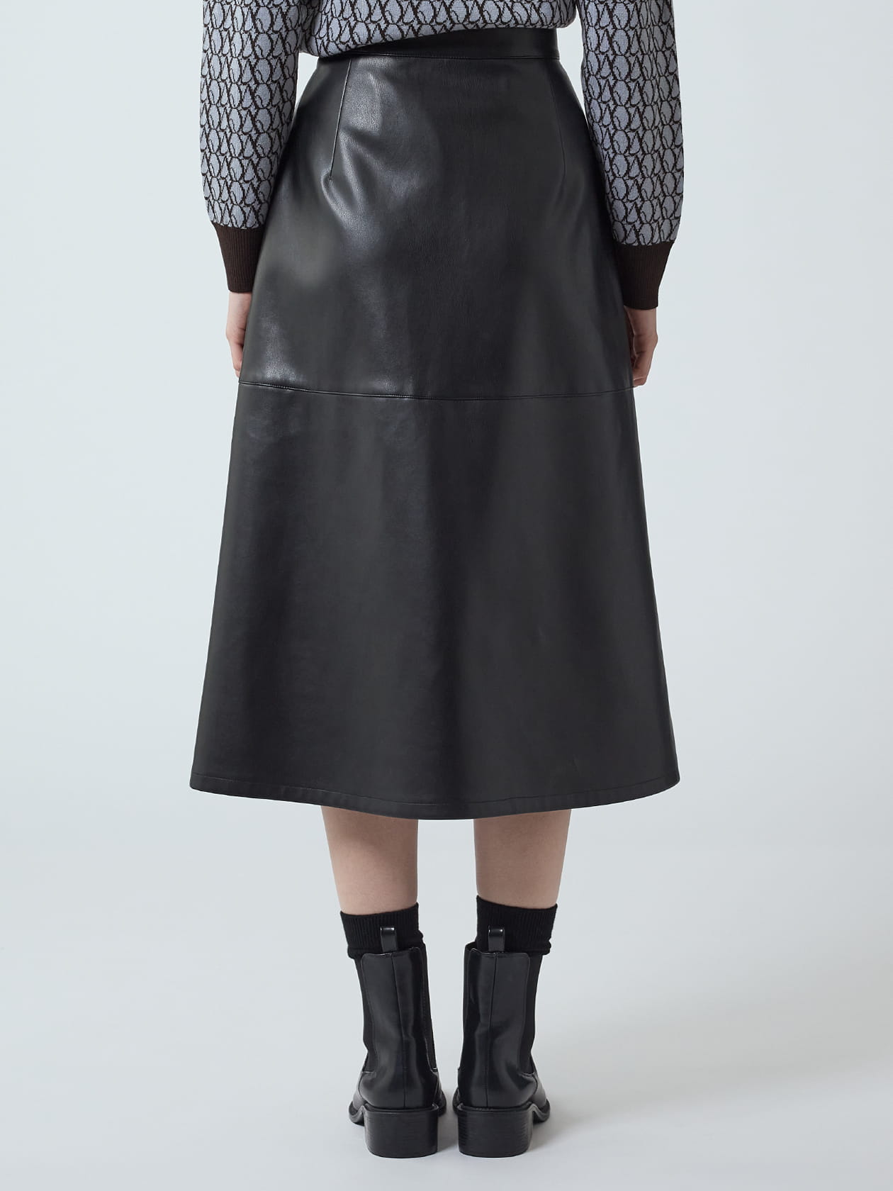 【新品未使用品】MEER. エコレザー スカート エコレザー セミフレアスカート