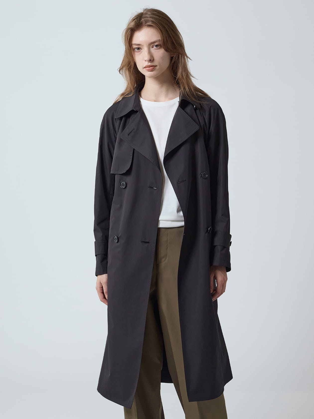 ISSEY MIYAKE ブラック ダブルブレスト トレンチコート サンプル品 ダブルブレスト トレンチコート ソフトタッチナイロン | Emporio