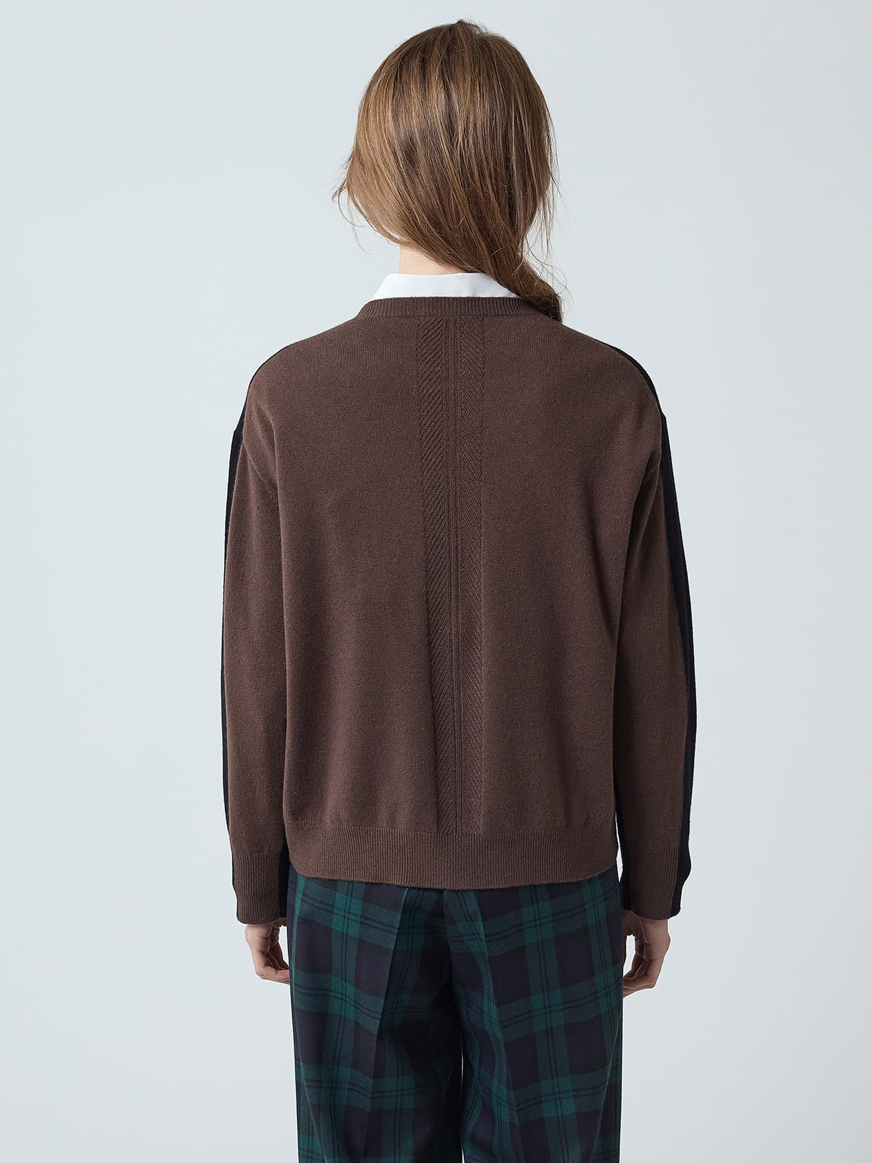 カシミヤ混 クレストインターシャニット