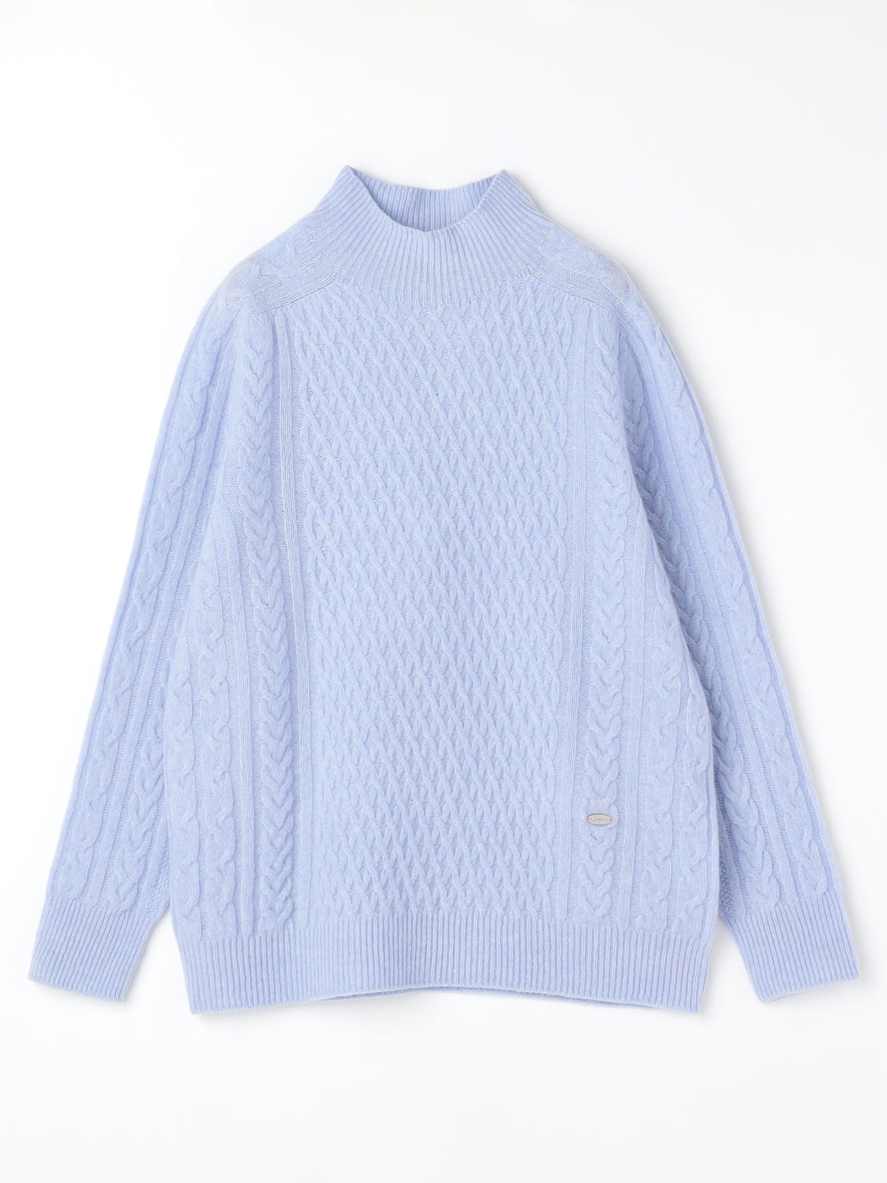 ホールガーメントケーブルニット