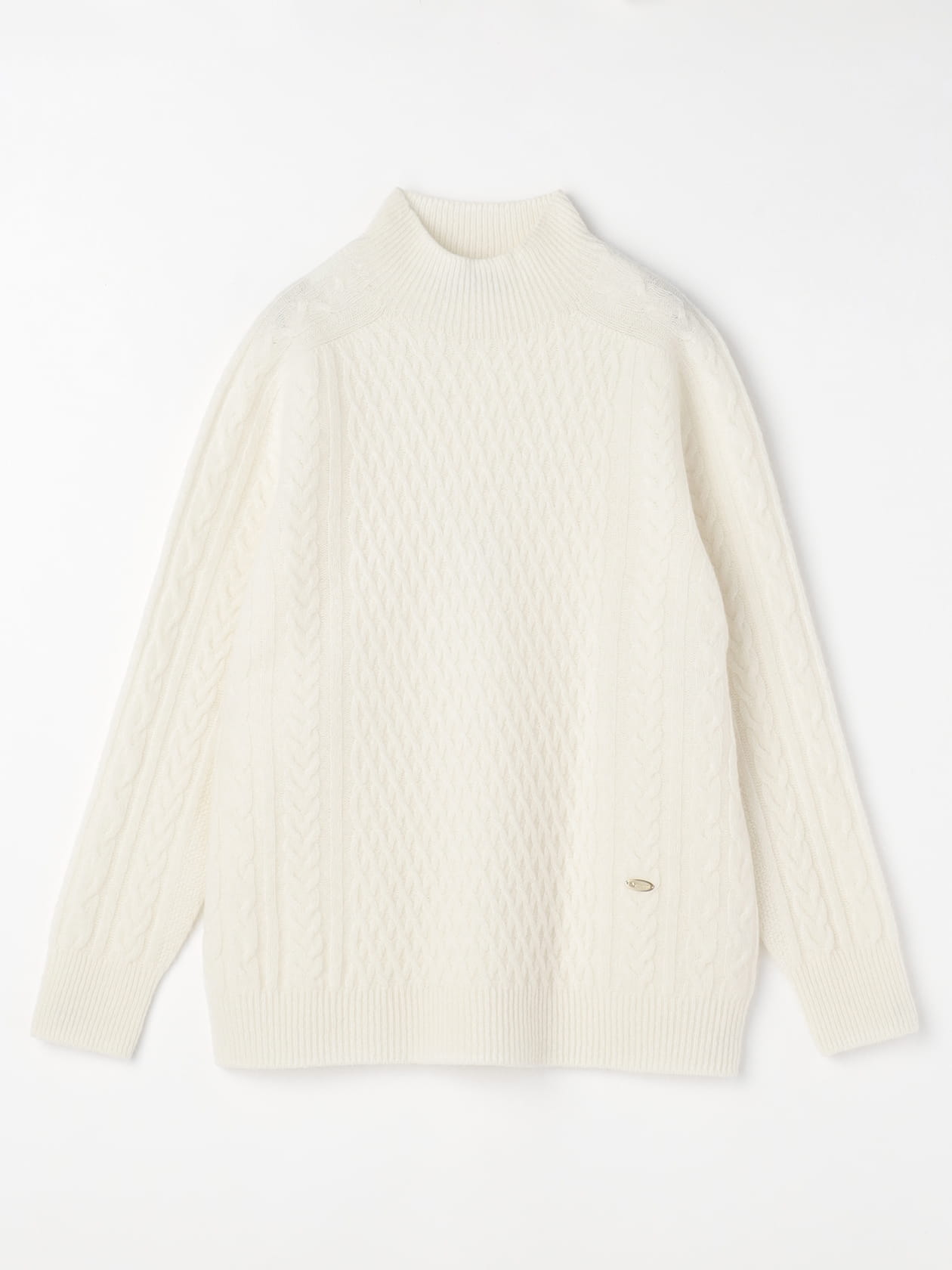 ホールガーメントケーブルニット