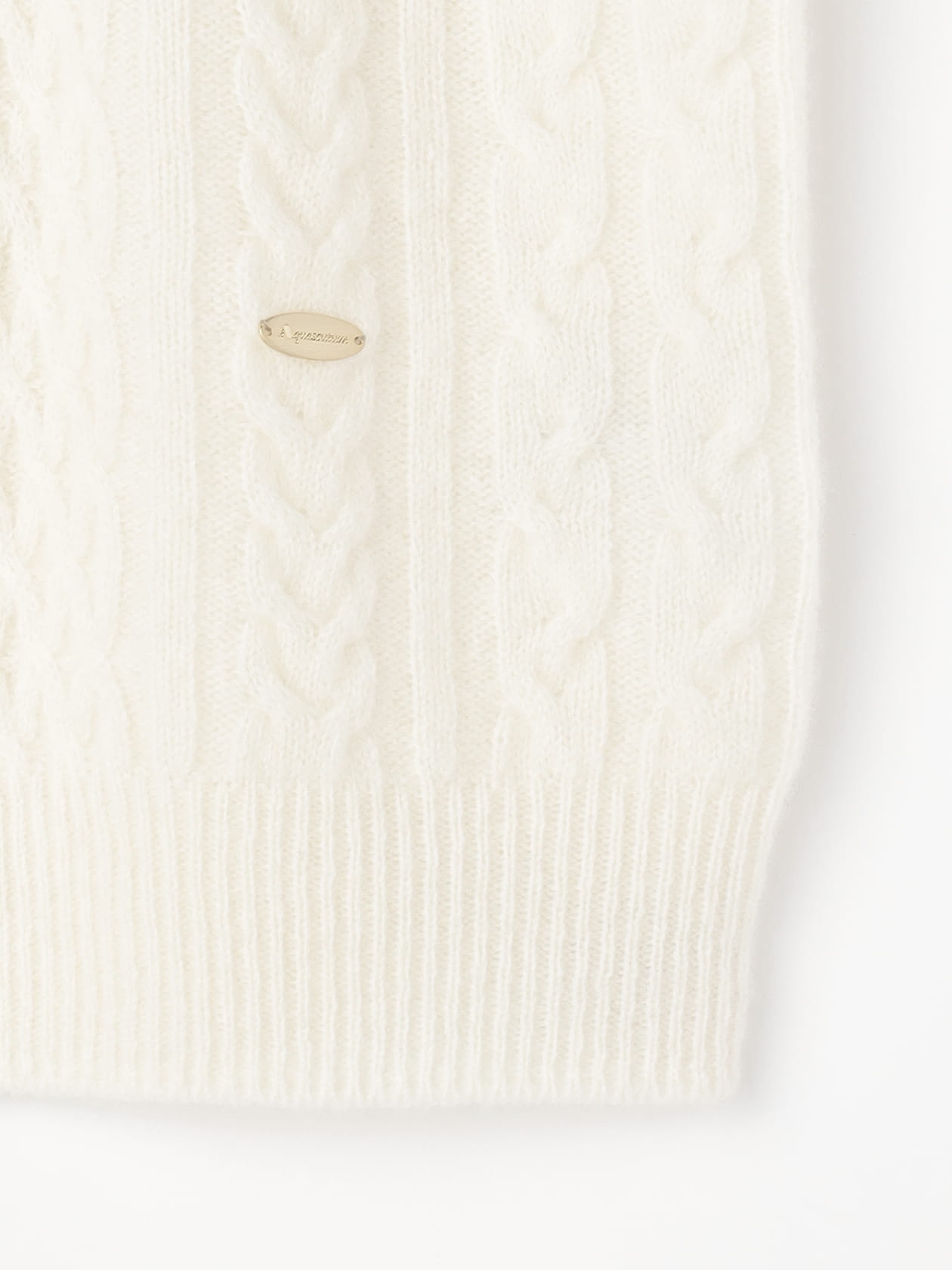 ホールガーメントケーブルニット