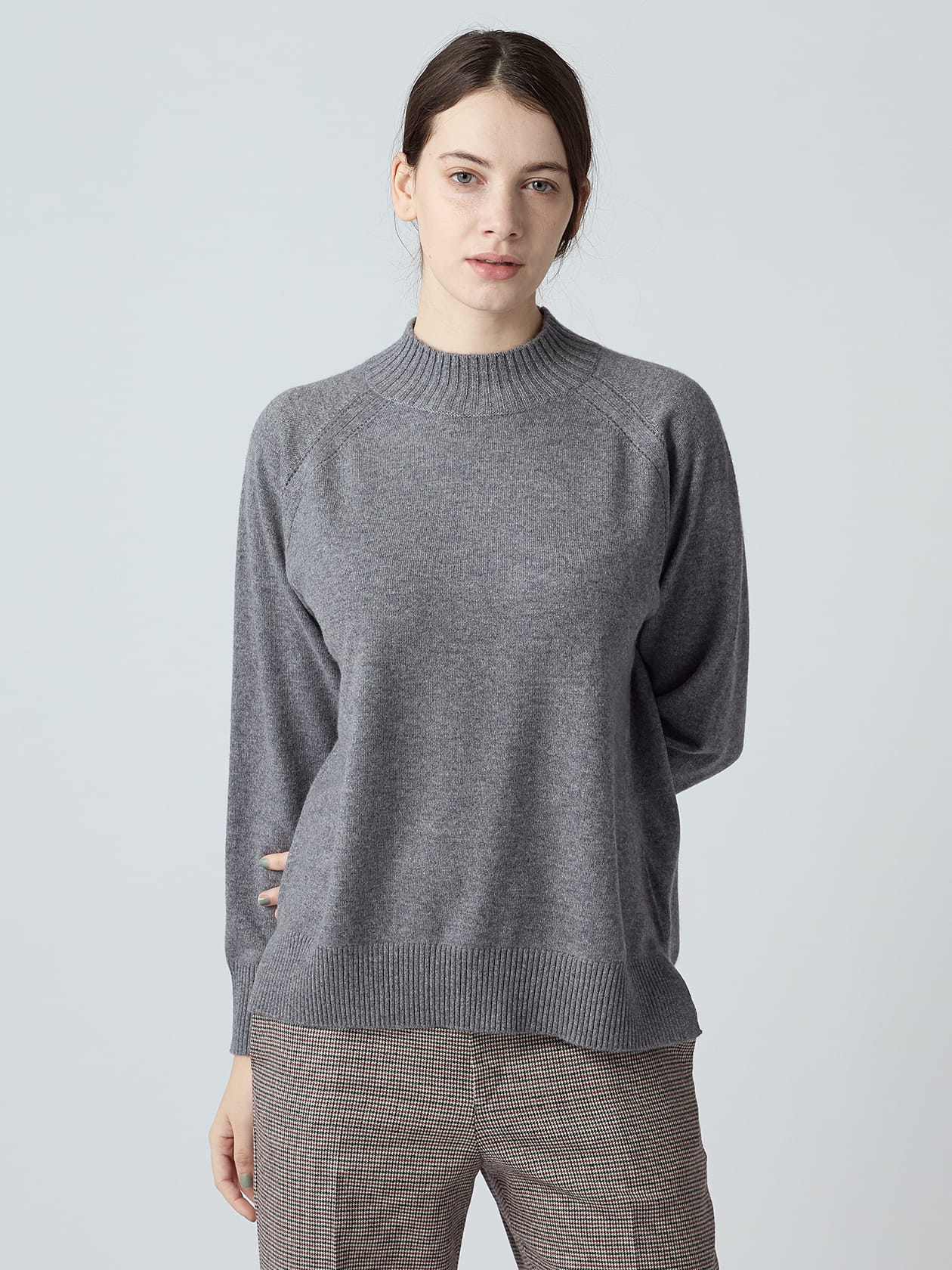 カシミヤハイネックニット