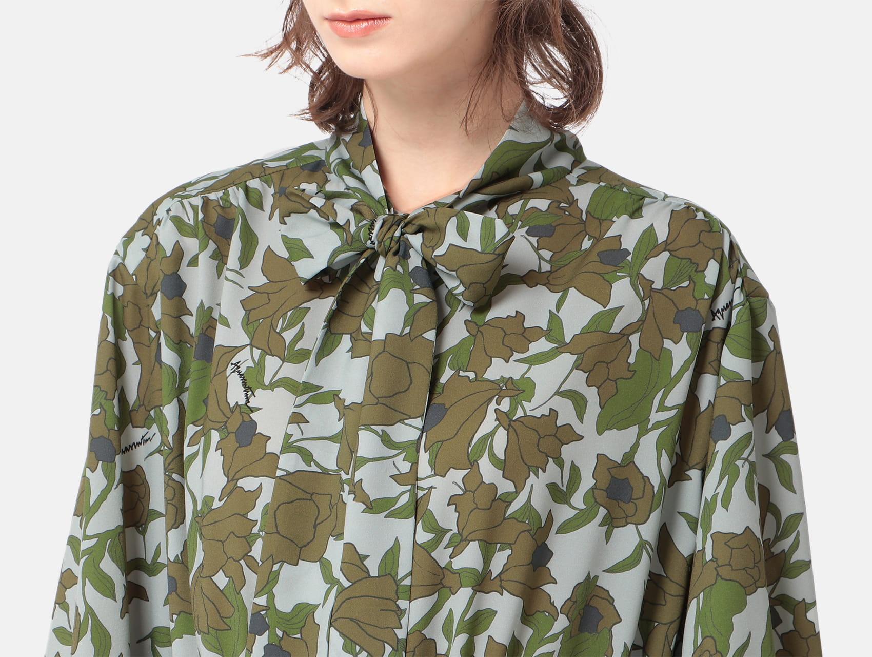 アクアスキュータム ホワイトレーベル アクアスキュータム ホワイトレーベル アクアスキュータム公式サイト レディース ホワイトレーベル フラワープリントワンピース