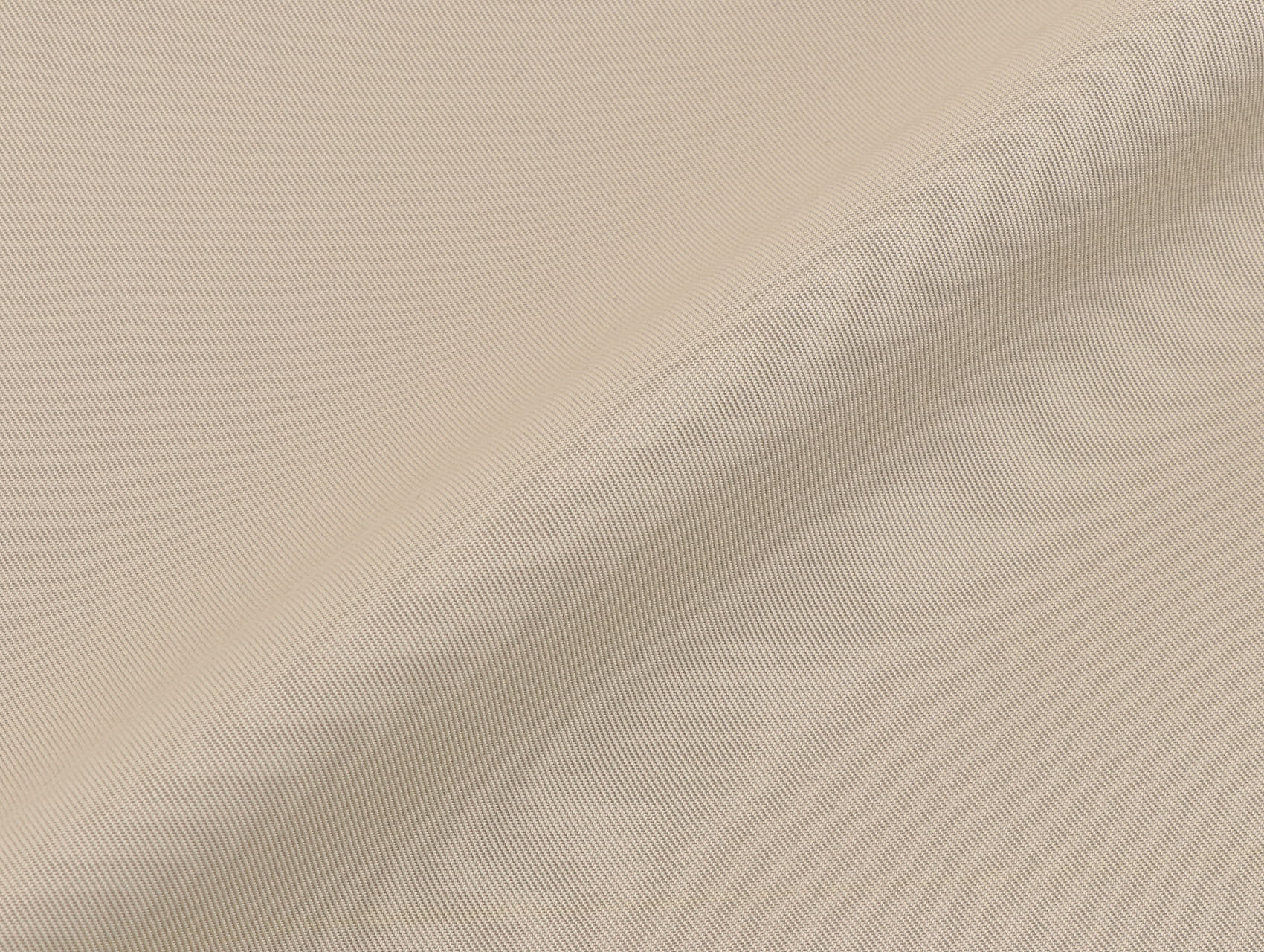 81 303
